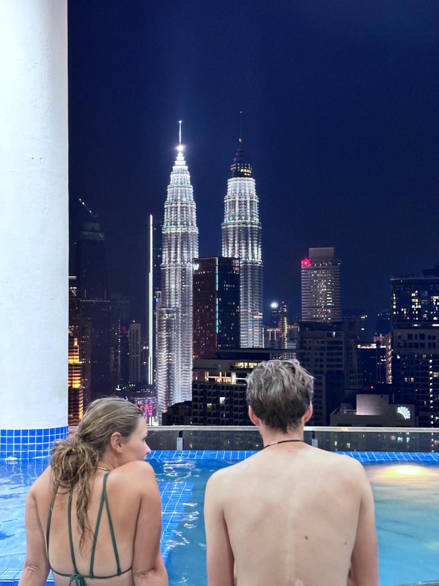 The Luxe Infinitum Klcc By Sahara Apartment Kuala Lumpur Luaran gambar