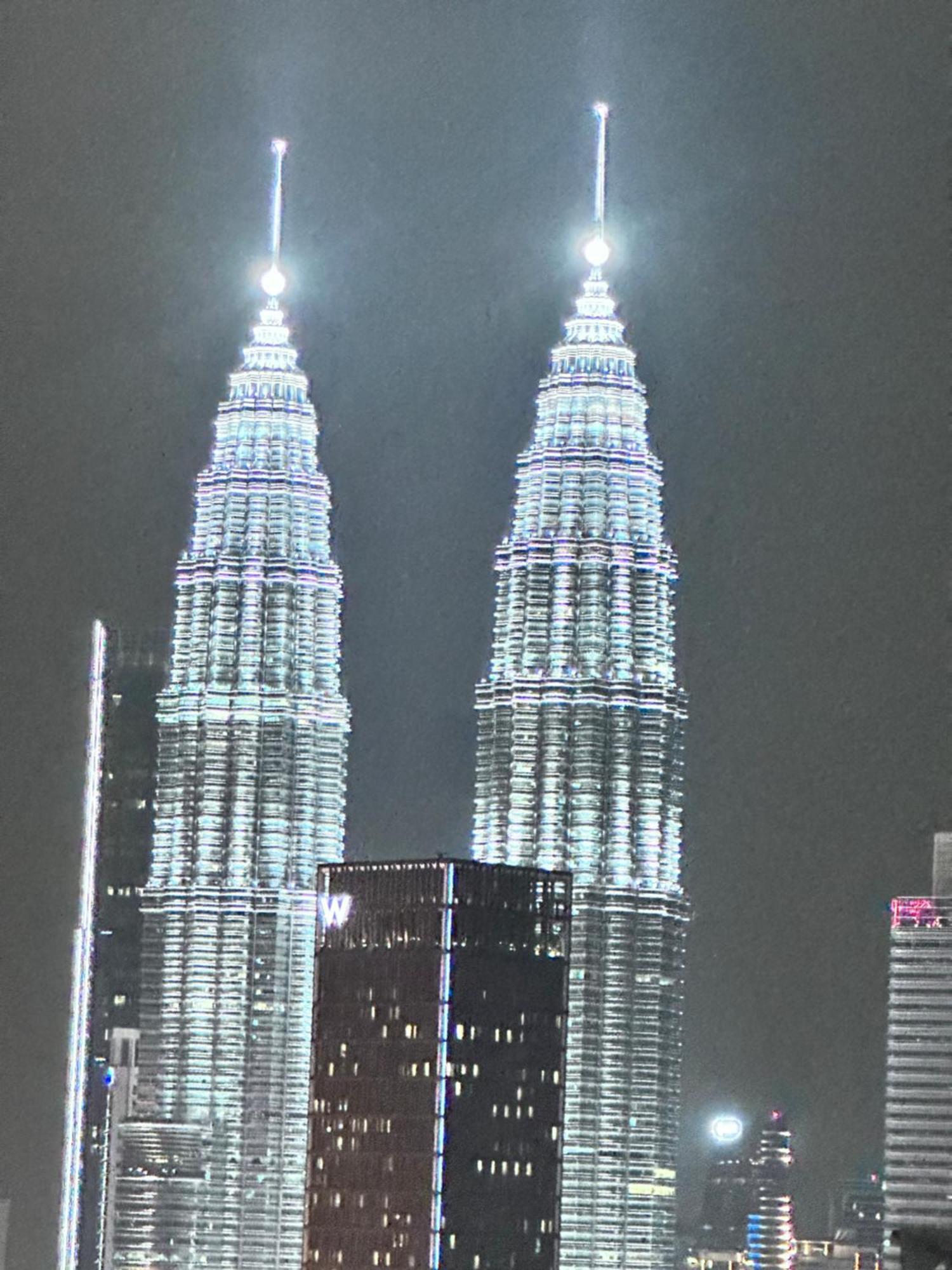 The Luxe Infinitum Klcc By Sahara Apartment Kuala Lumpur Luaran gambar